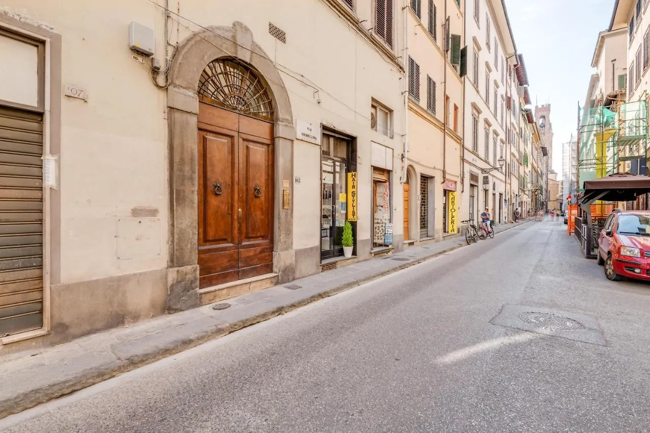 Piazza Santa Croce Design Apartment With Balcony Florenz Italien